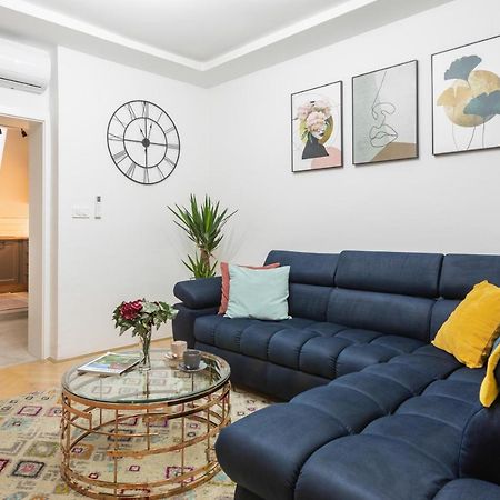Design 1Bdr Loft Near Kvaternik Square Apartman Zágráb Kültér fotó