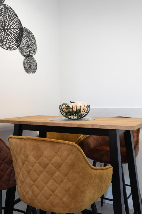 Design 1Bdr Loft Near Kvaternik Square Apartman Zágráb Kültér fotó